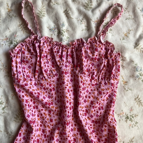 Flattering pink floral midi dress size small in great condition - Picture 4 of 6